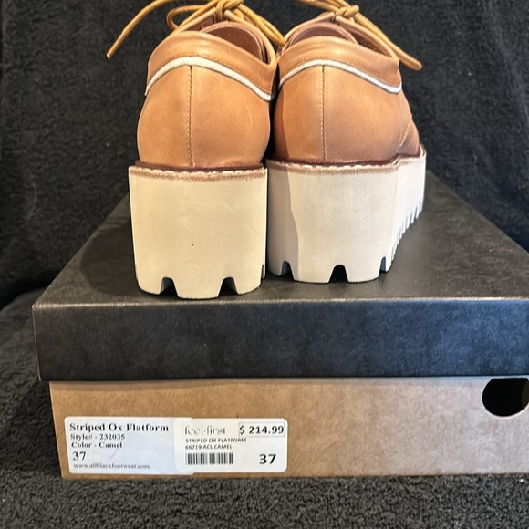 New in Box All Black Oxfords - Picture 3 of 5